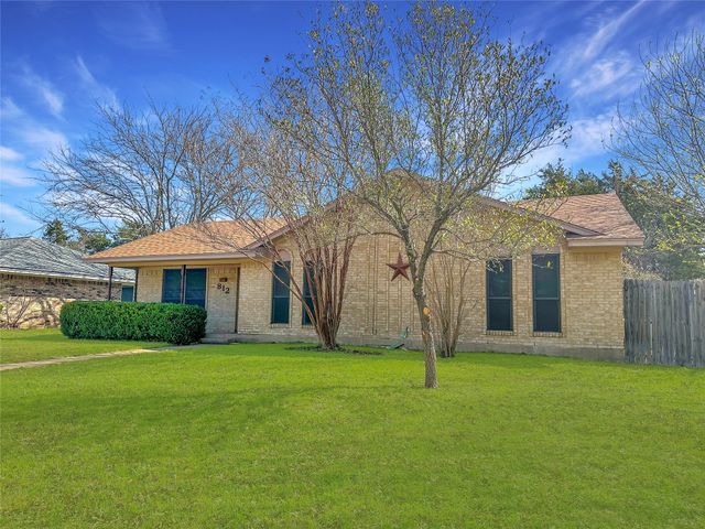 812 Monique, Cedar Hill, TX 75104