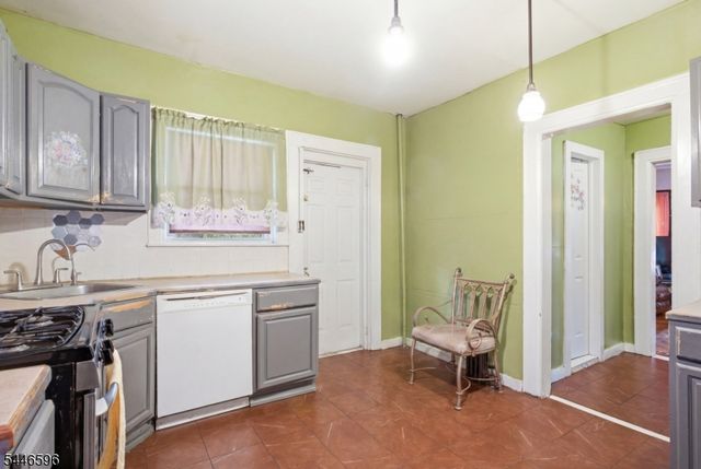 233 Meeker Ave, Newark City, NJ 07112