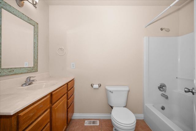 716 N 8th St, Cheney, WA 99004