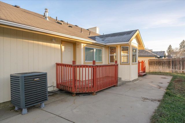 716 N 8th St, Cheney, WA 99004