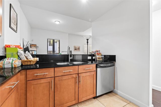 8395 SW 73rd Ave 115, Miami, FL 33143