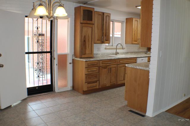 2006 Sherwood Lane, Pueblo, CO 81005