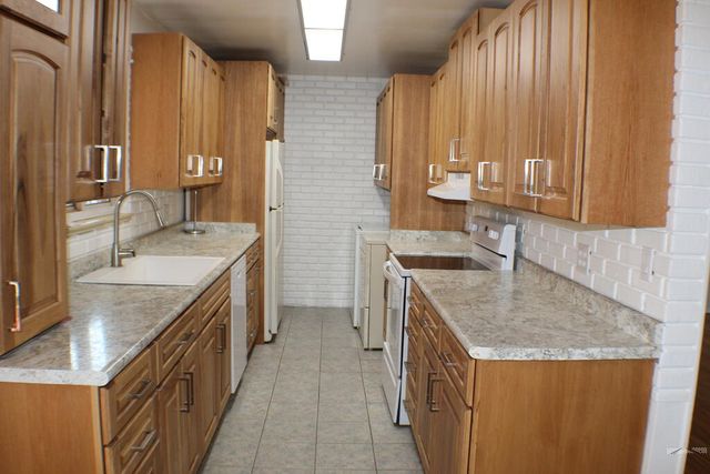 2006 Sherwood Lane, Pueblo, CO 81005