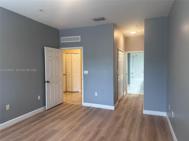 10132 NW 7th St 208, Miami, FL 33172