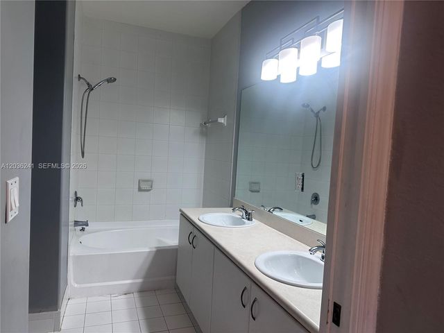 10132 NW 7th St 208, Miami, FL 33172