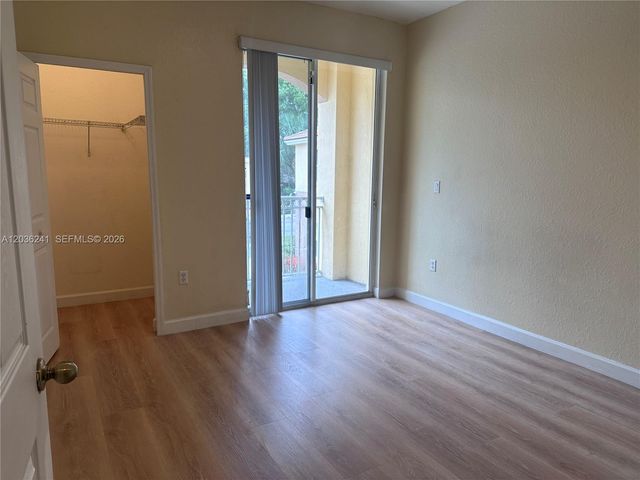 10132 NW 7th St 208, Miami, FL 33172