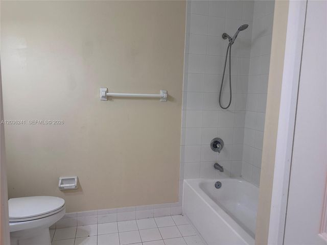 10132 NW 7th St 208, Miami, FL 33172