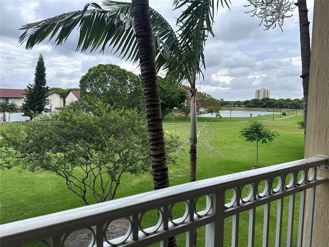 10132 NW 7th St 208, Miami, FL 33172