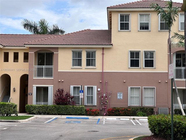 10132 NW 7th St 208, Miami, FL 33172