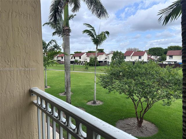 10132 NW 7th St 208, Miami, FL 33172