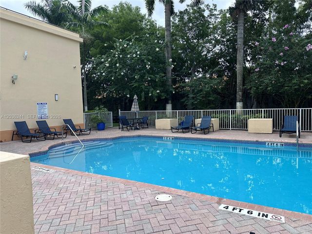 10132 NW 7th St 208, Miami, FL 33172