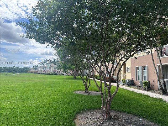 10132 NW 7th St 208, Miami, FL 33172