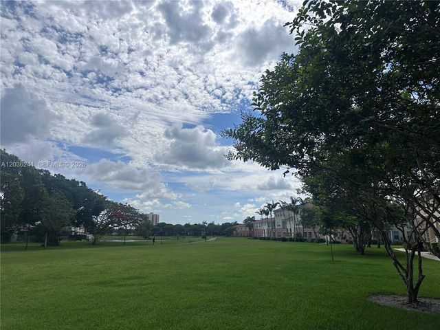 10132 NW 7th St 208, Miami, FL 33172
