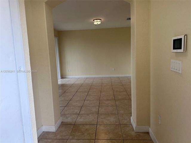 10132 NW 7th St 208, Miami, FL 33172