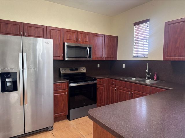 10132 NW 7th St 208, Miami, FL 33172