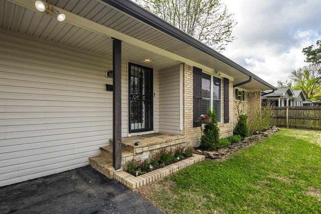 1130 WILMORE RD, Memphis, TN 38117