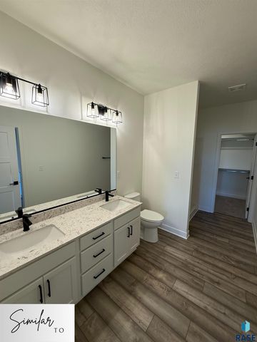 5935 S Whisper Creek Pl Place, Sioux Falls, SD 57108