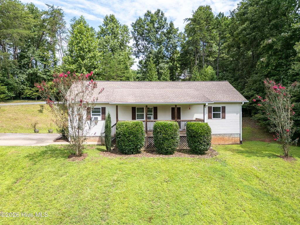 90 Copperhill Church Lane, Warne, NC 28909