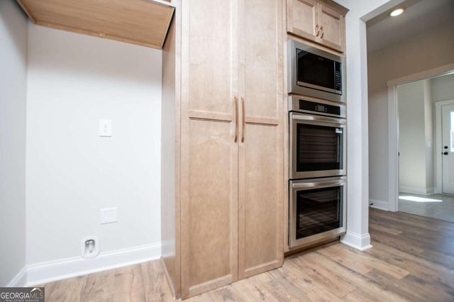 113 Red Oak Lane, Carrollton, GA 30116