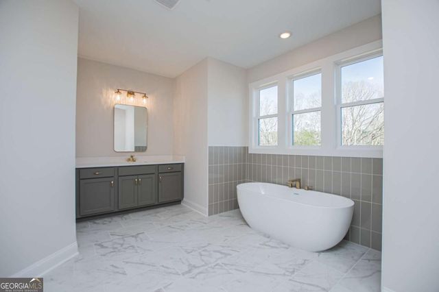 113 Red Oak Lane, Carrollton, GA 30116