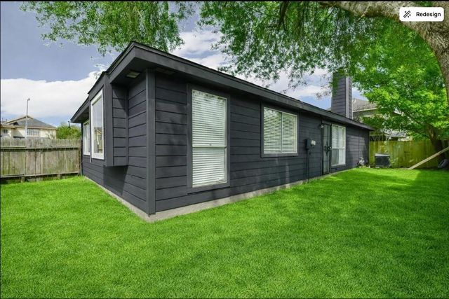 6325 Southwood Court N, Houston, TX 77035