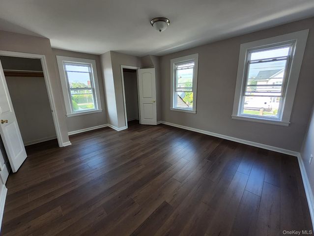 90 Hempstead Avenue, Lynbrook, NY 11563