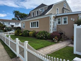 90 Hempstead Avenue, Lynbrook, NY 11563