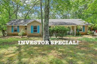 2049 Surrey LN, Roanoke, VA 24012