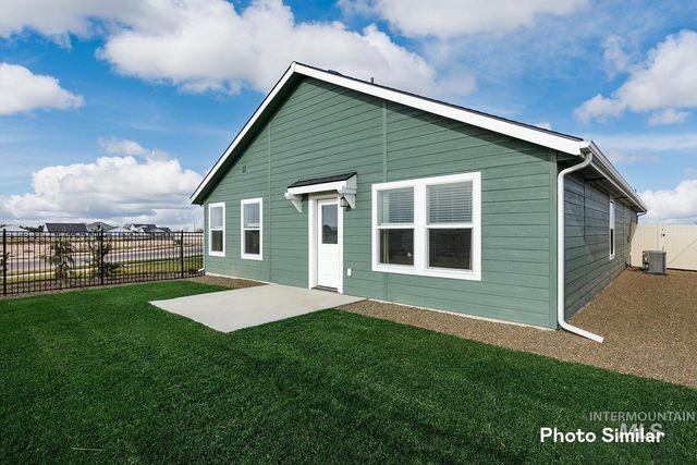 18423 N Sparkleberry Ave, Nampa, ID 83687