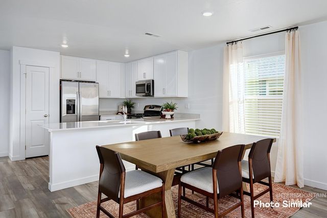 18423 N Sparkleberry Ave, Nampa, ID 83687