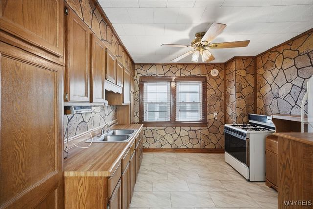 234 Parkwood Avenue, Tonawanda, NY 14217