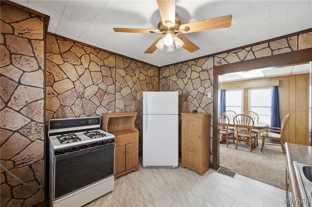 234 Parkwood Avenue, Tonawanda, NY 14217