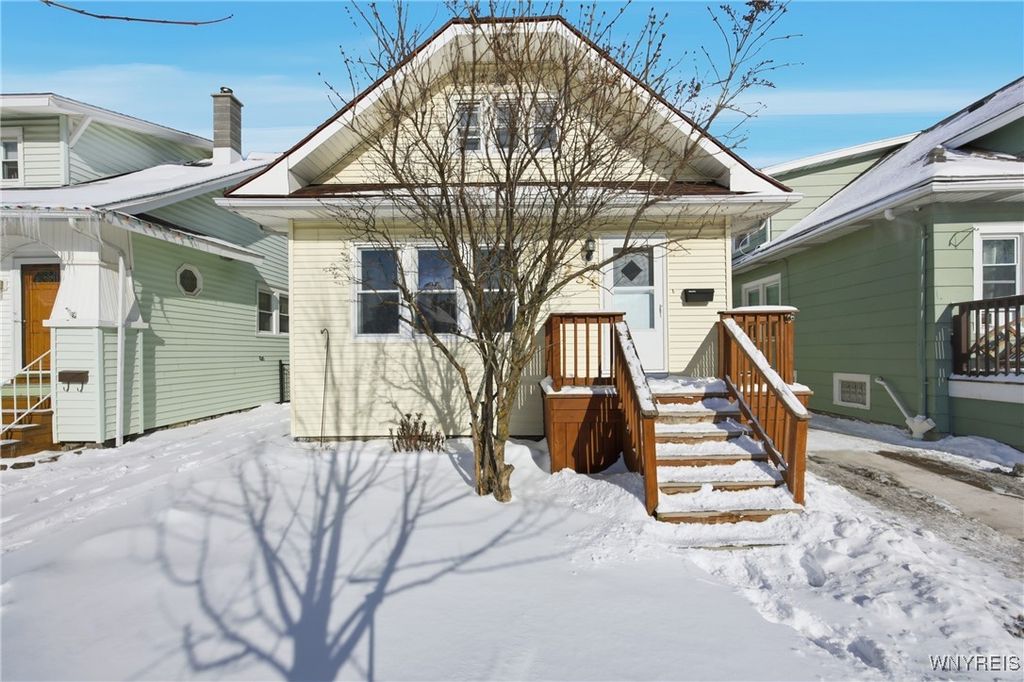 234 Parkwood Avenue, Tonawanda, NY 14217