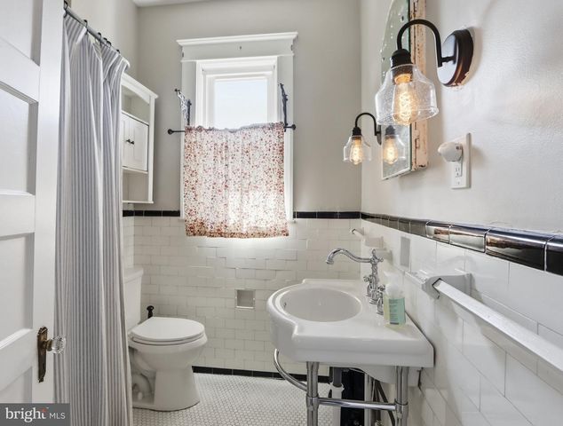 4613 LINDEN AVE, Halethorpe, MD 21227