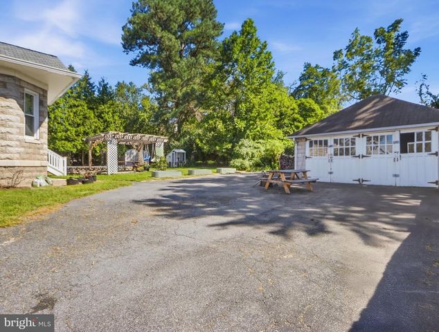4613 LINDEN AVE, Halethorpe, MD 21227
