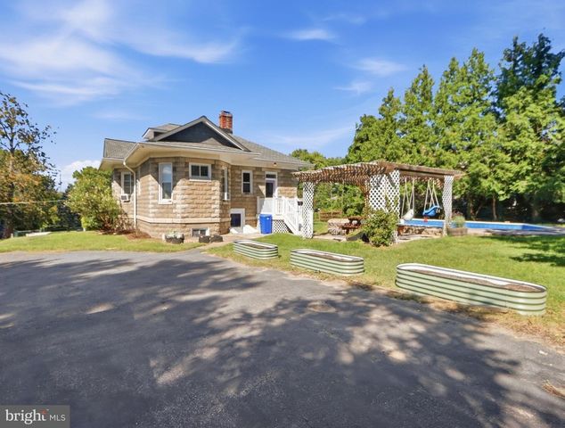 4613 LINDEN AVE, Halethorpe, MD 21227