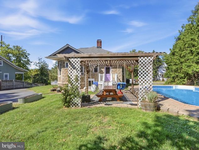 4613 LINDEN AVE, Halethorpe, MD 21227