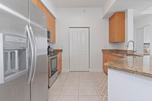 1830 Radius Drive 1219, Hollywood, FL 33020