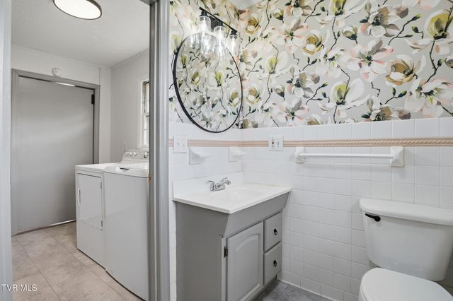 1290 South Shady Street, Mountain City, TN 37683