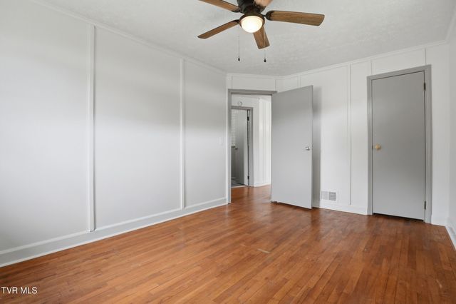 1290 South Shady Street, Mountain City, TN 37683