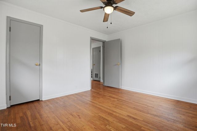 1290 South Shady Street, Mountain City, TN 37683