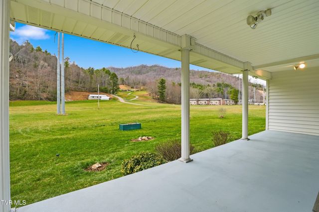 1290 South Shady Street, Mountain City, TN 37683