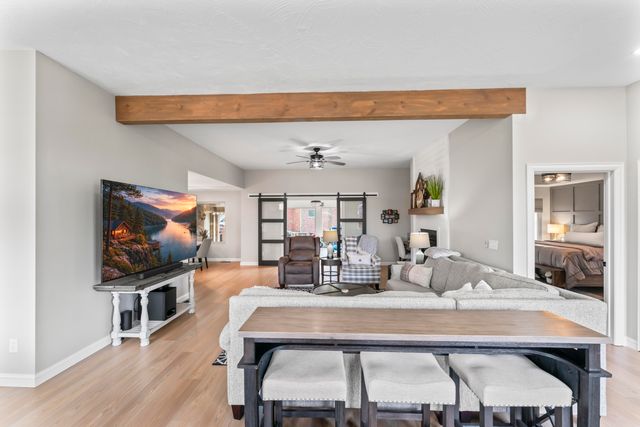 5348 S Woodfield Avenue, Springfield, MO 65810