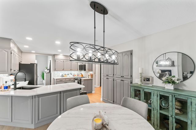 5348 S Woodfield Avenue, Springfield, MO 65810