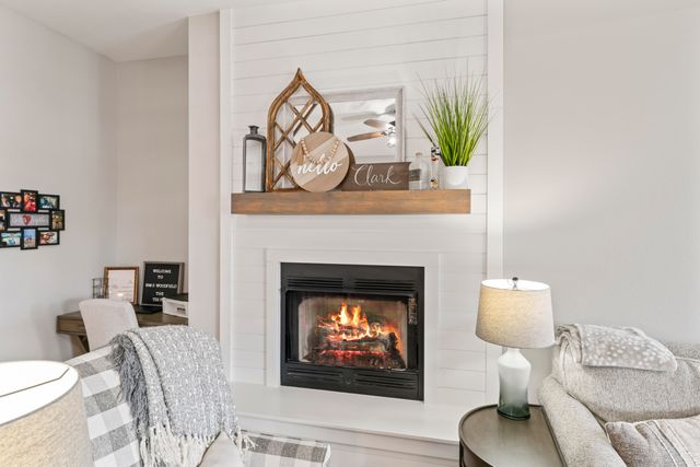 5348 S Woodfield Avenue, Springfield, MO 65810