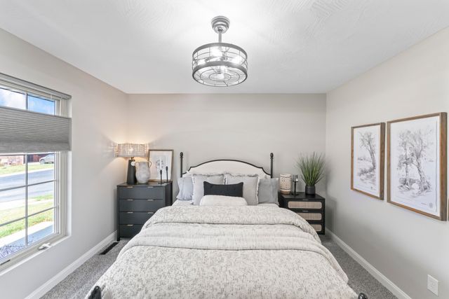 5348 S Woodfield Avenue, Springfield, MO 65810