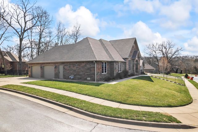 5348 S Woodfield Avenue, Springfield, MO 65810