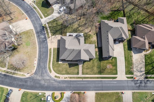 5348 S Woodfield Avenue, Springfield, MO 65810