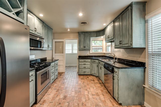 2536 Walsh Court, Fort Worth, TX 76109