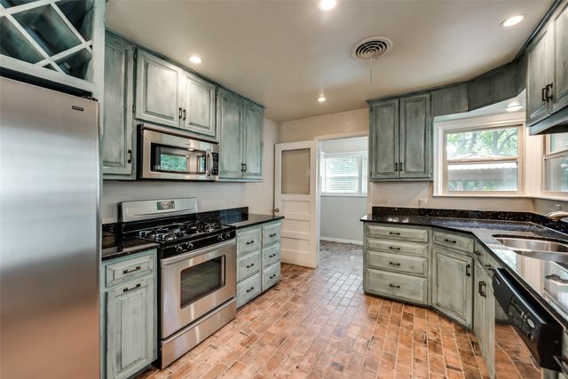 2536 Walsh Court, Fort Worth, TX 76109